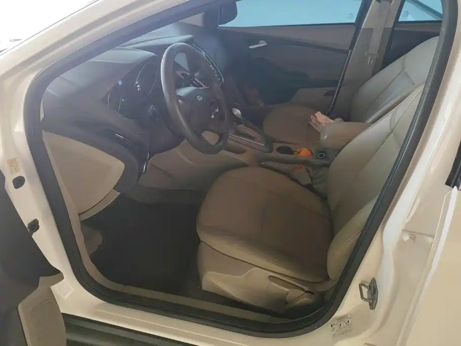 Ford Focus — миниатюра 9