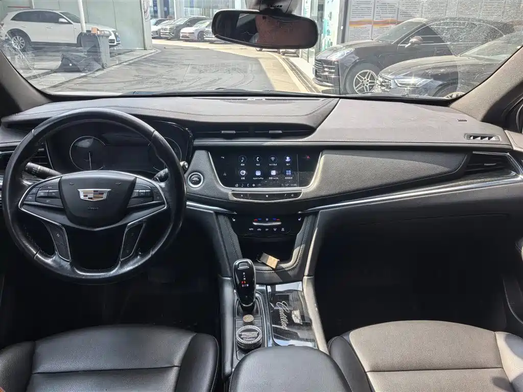 CADILLAC XT5