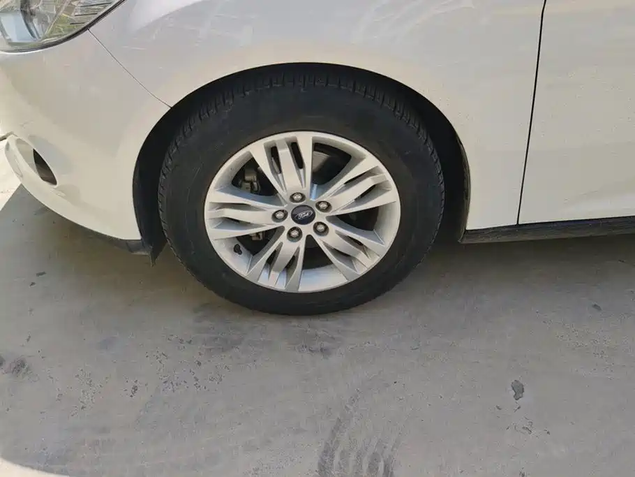 Ford Focus — миниатюра 6