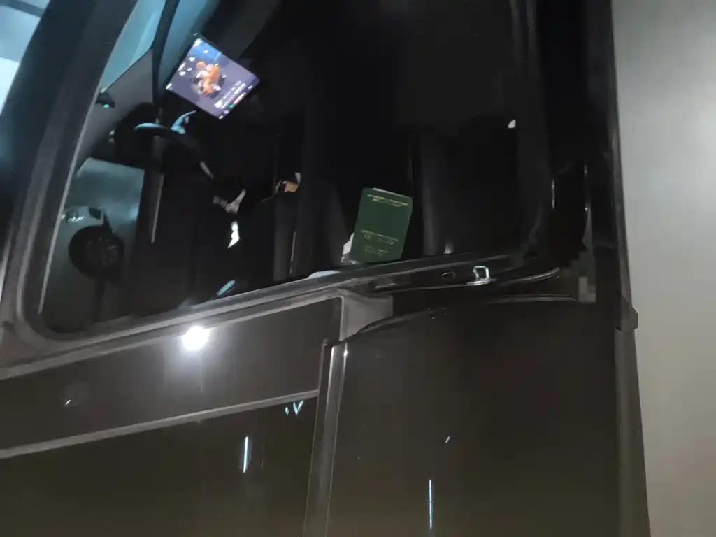 Tesla Model Y — миниатюра 19