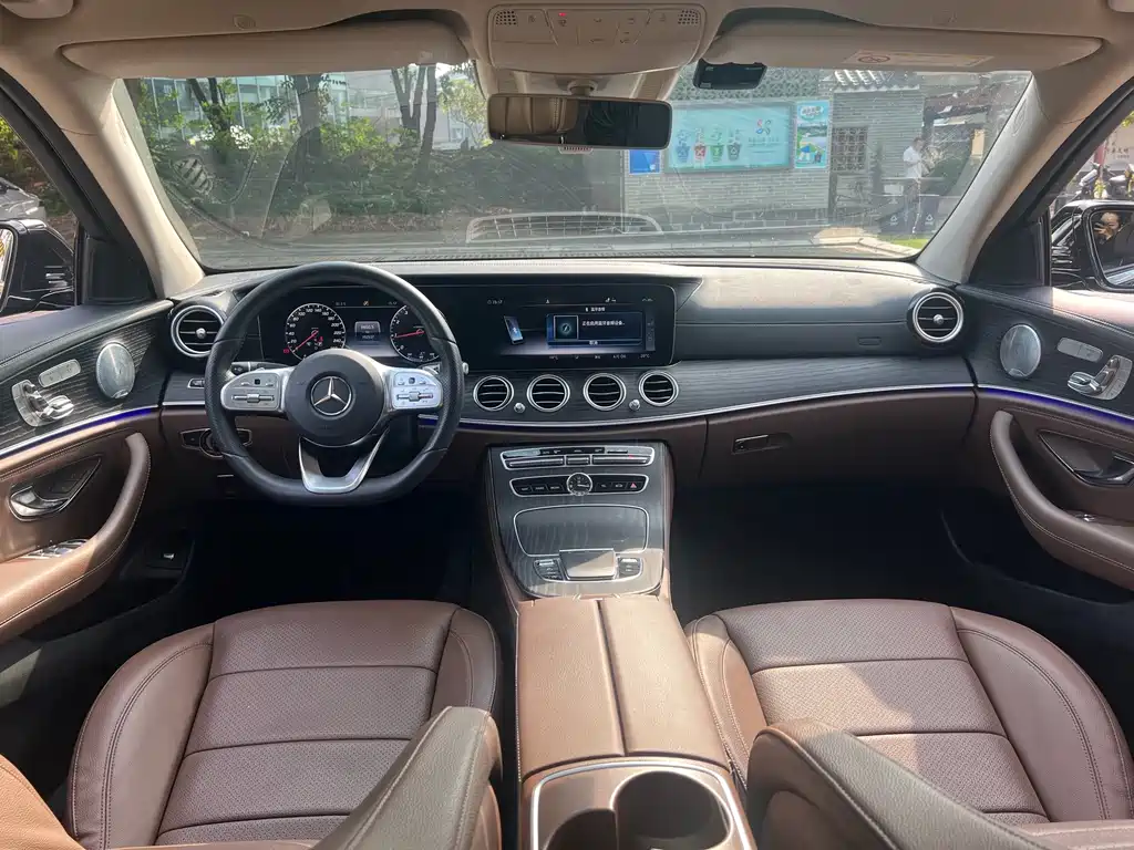 Mercedes-Benz E-Class — миниатюра 15
