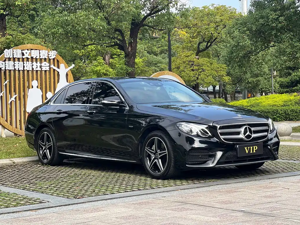 Mercedes-Benz E-Class — миниатюра 8