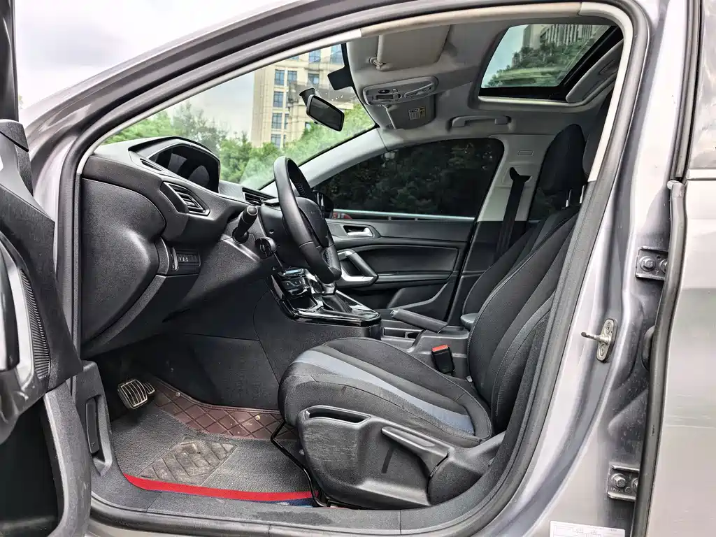 Peugeot 308 — миниатюра 4