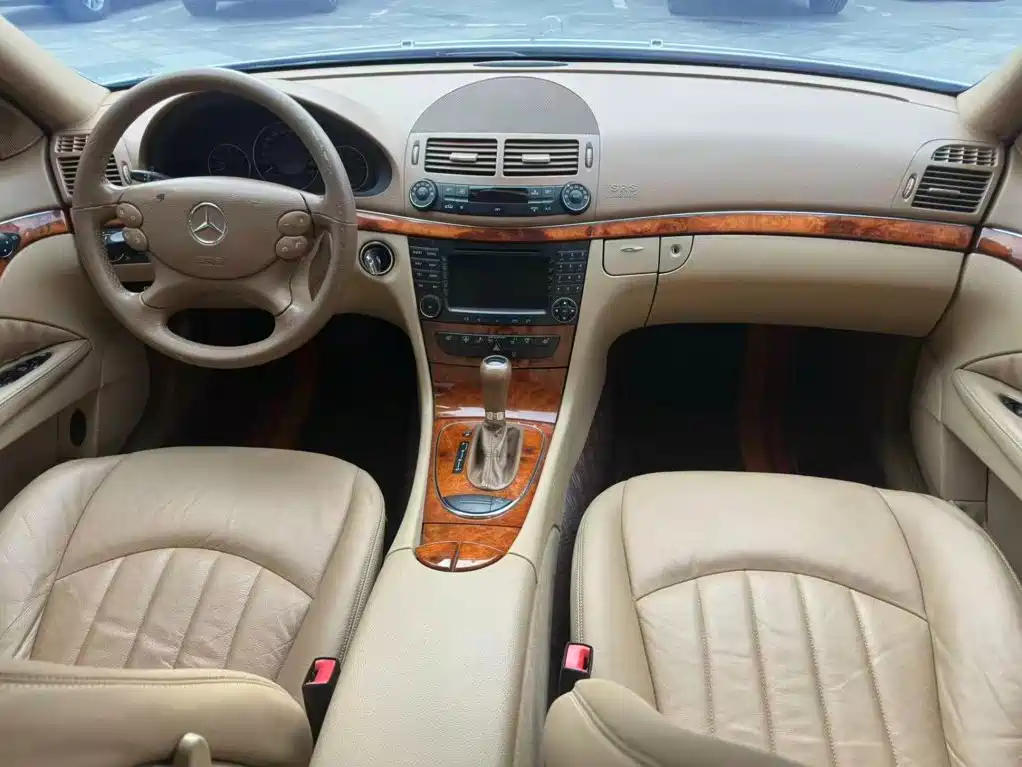 Mercedes-Benz E-Class — миниатюра 14