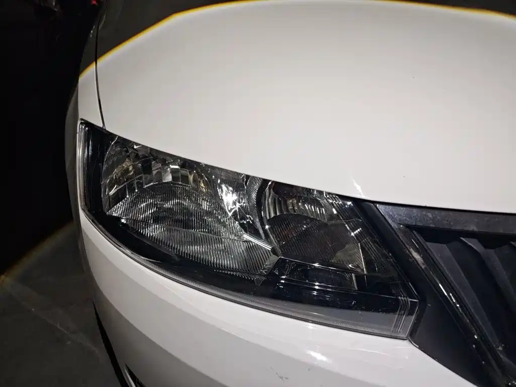 Skoda Rapid — миниатюра 7