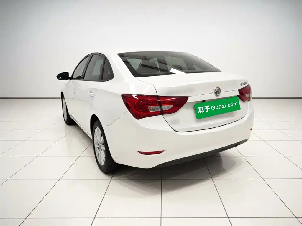 Buick Excelle — миниатюра 4