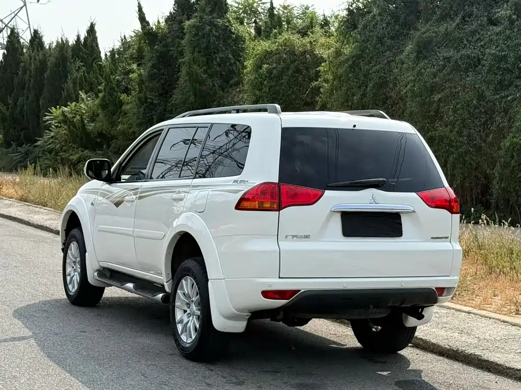 Mitsubishi Pajero Sport — миниатюра 4
