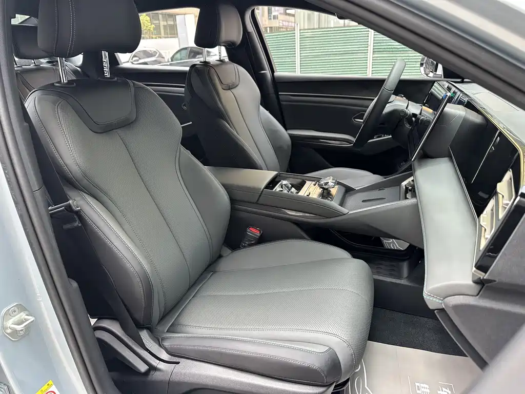 BYD Qin L L 2025 DM-i Smart Drive 80KM Lead