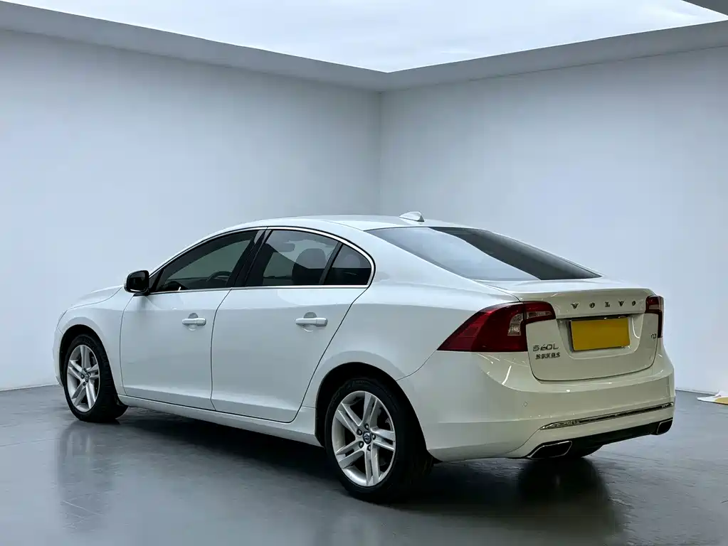 Volvo S60 — миниатюра 17