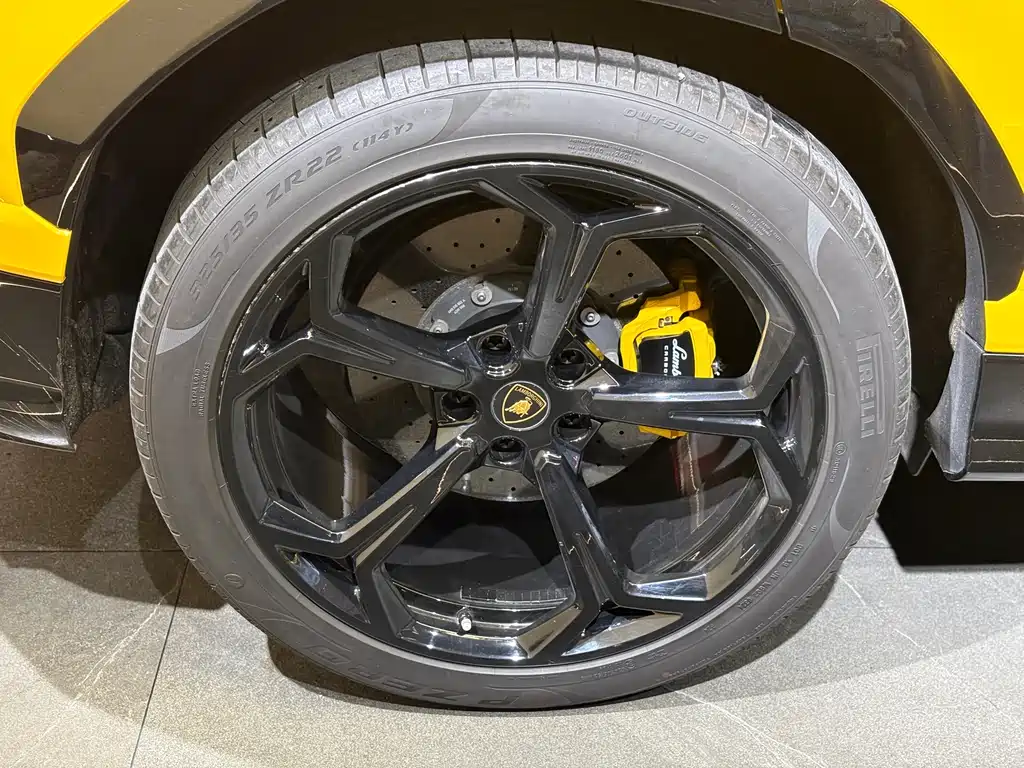 Lamborghini Urus - фото 20