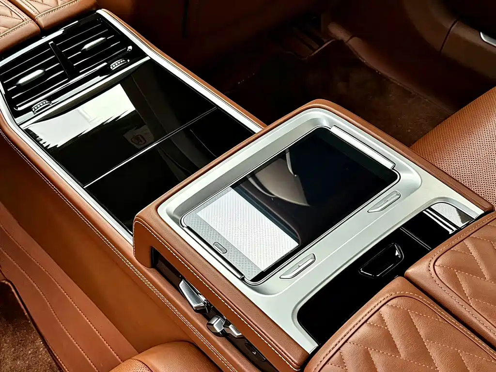 BMW 7 Series — миниатюра 18