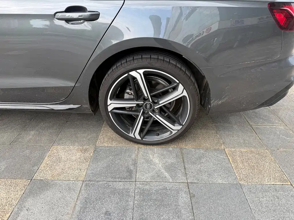 Audi A4L — миниатюра 15