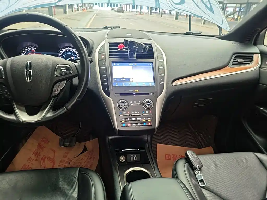 Lincoln MKC — миниатюра 13