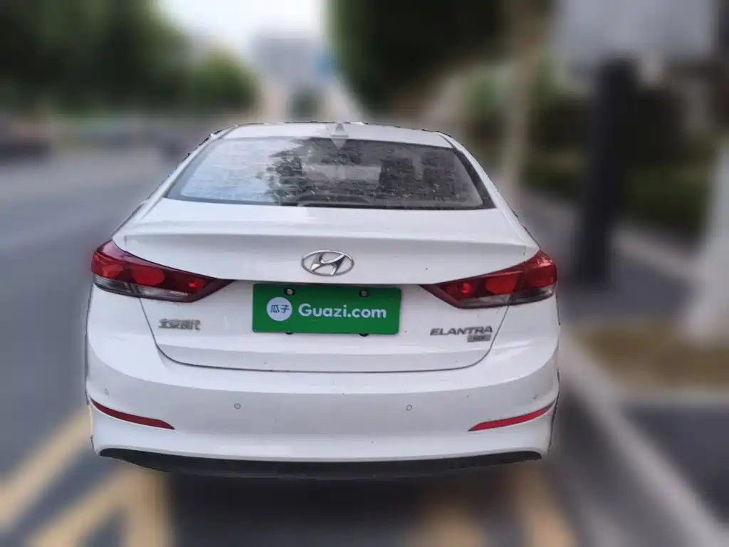 Hyundai Elantra — миниатюра 4