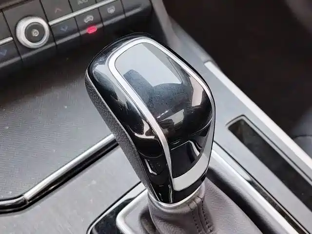 Wey Wey VV5 — миниатюра 13