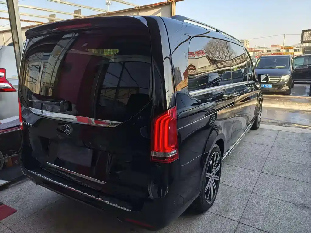 MERCEDES-BENZ V CLASS