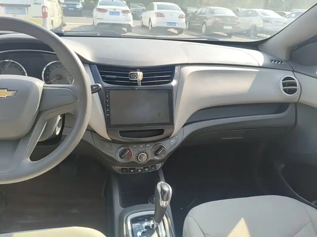 Chevrolet Sail — миниатюра 13