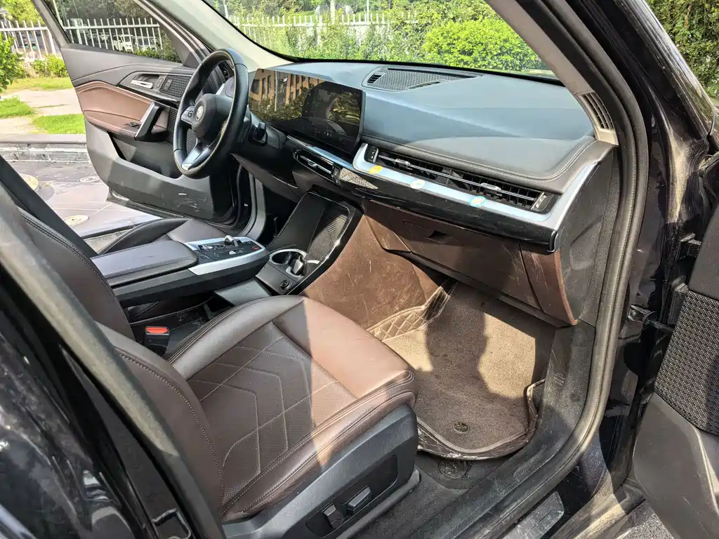 BMW iX1 — миниатюра 20