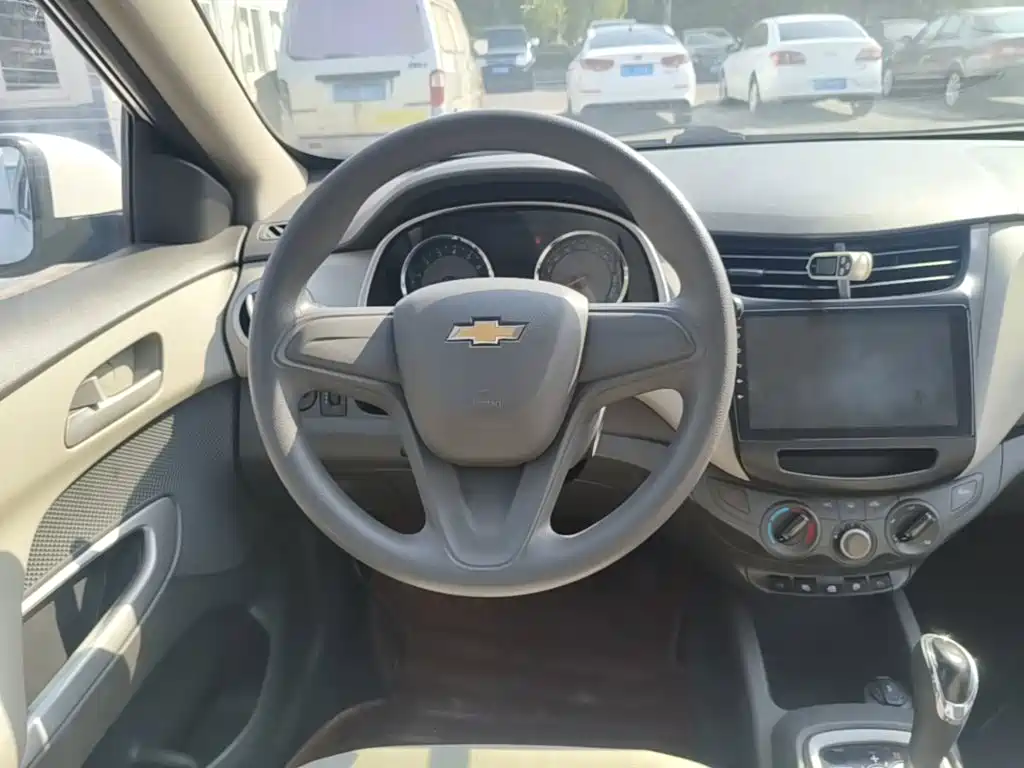 Chevrolet Sail — миниатюра 11