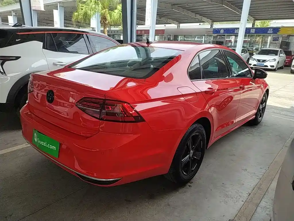 Volkswagen Lamando 2019 230TSI DSG V