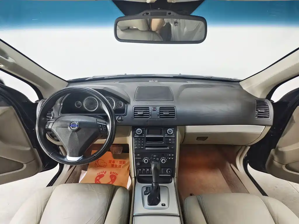 Volvo XC90 — миниатюра 9