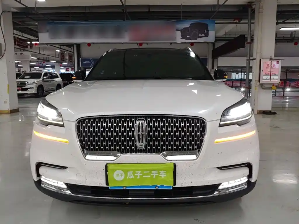 Lincoln Aviator — миниатюра 3