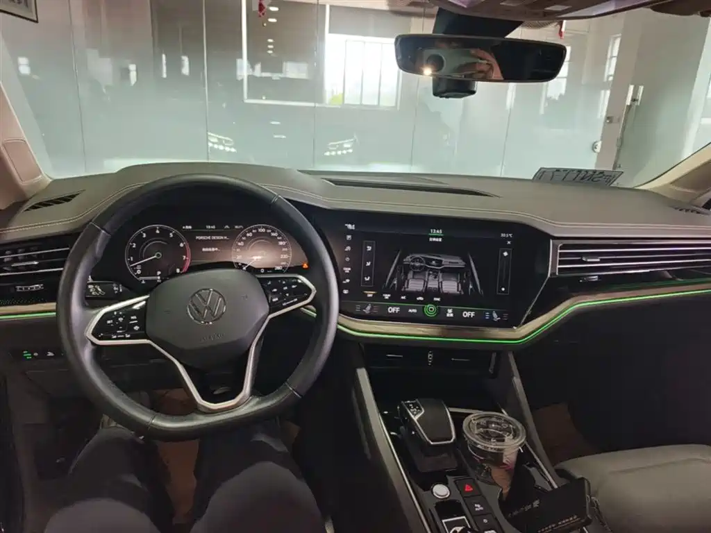 Volkswagen Touareg 2021 3.0TSI Sport