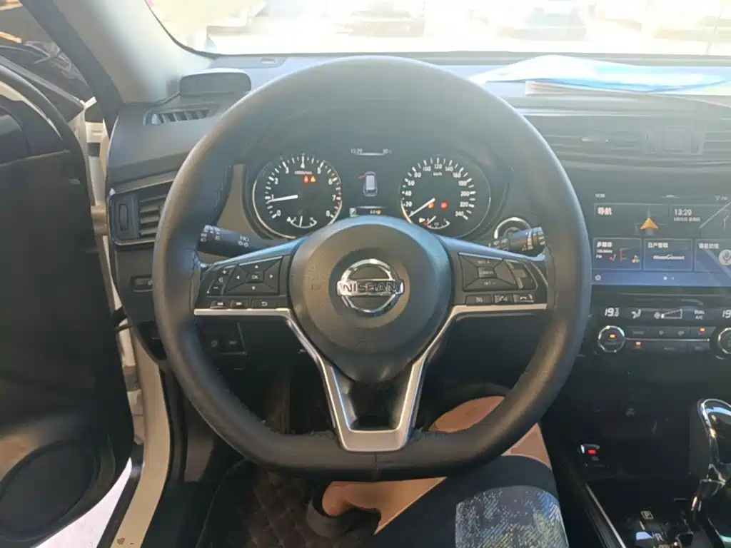 Nissan X-Trail — миниатюра 11