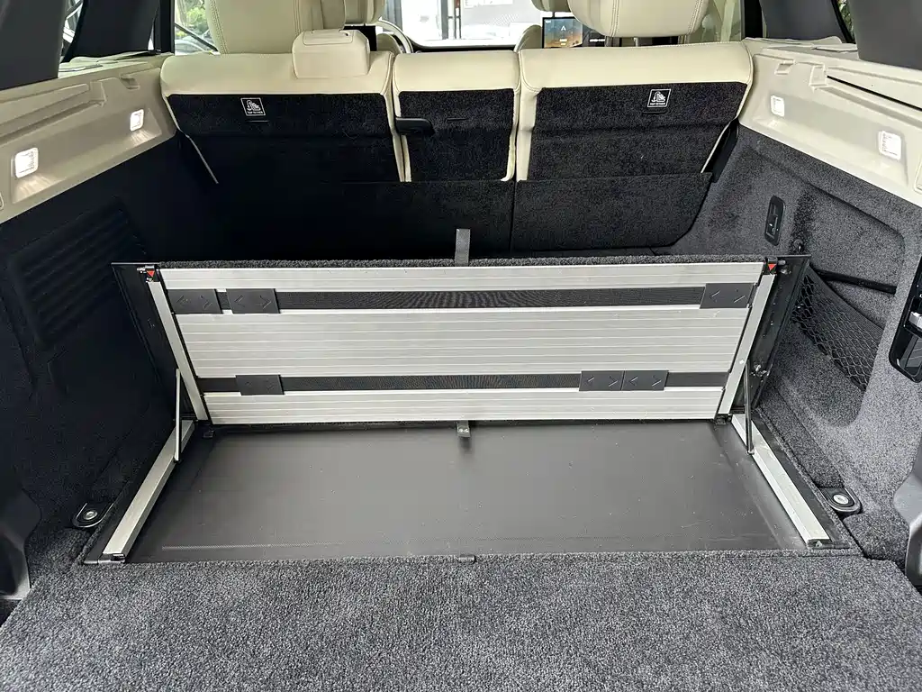 Land Rover Range Rover — миниатюра 4
