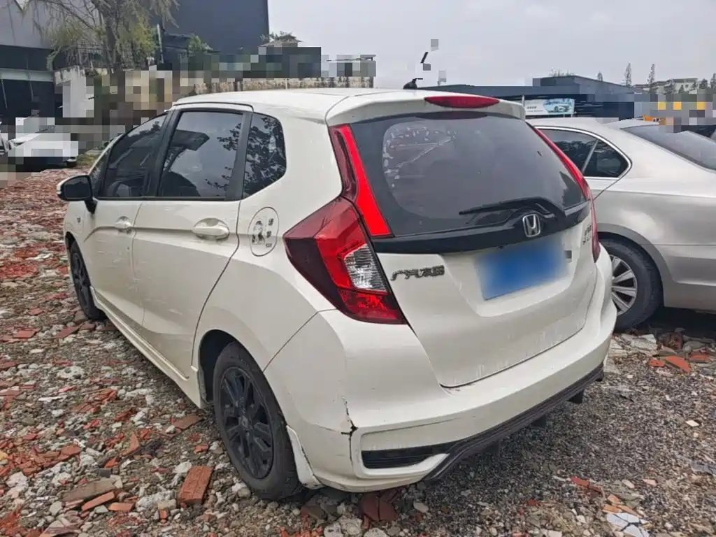 Honda Fit — миниатюра 5