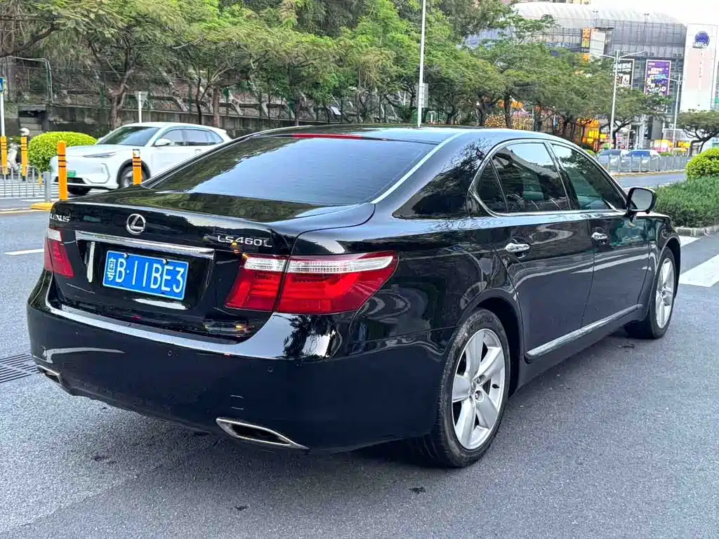 Lexus LS 2006 460L