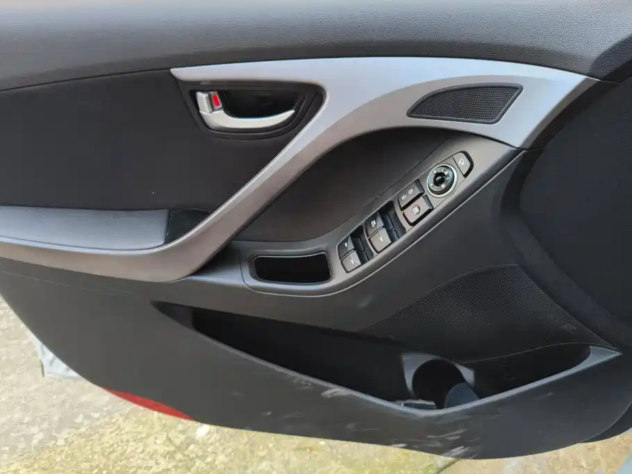 Hyundai Elantra Langdong — миниатюра 7