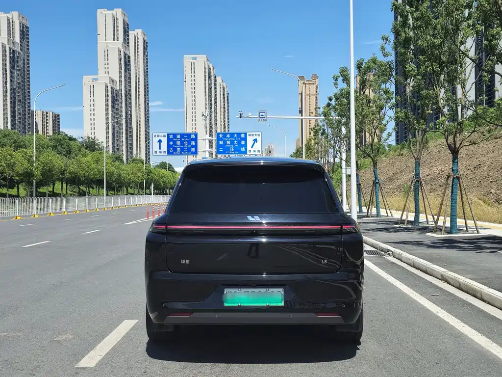 Li Auto L8 2023 Pro