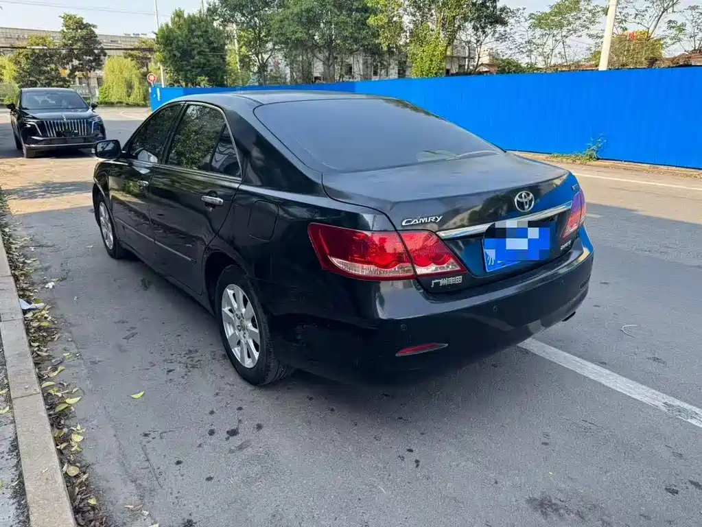 Toyota Camry — миниатюра 4