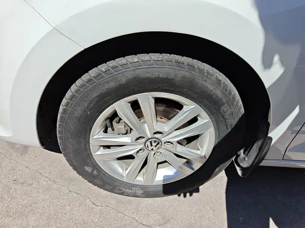 Volkswagen Santana — миниатюра 23