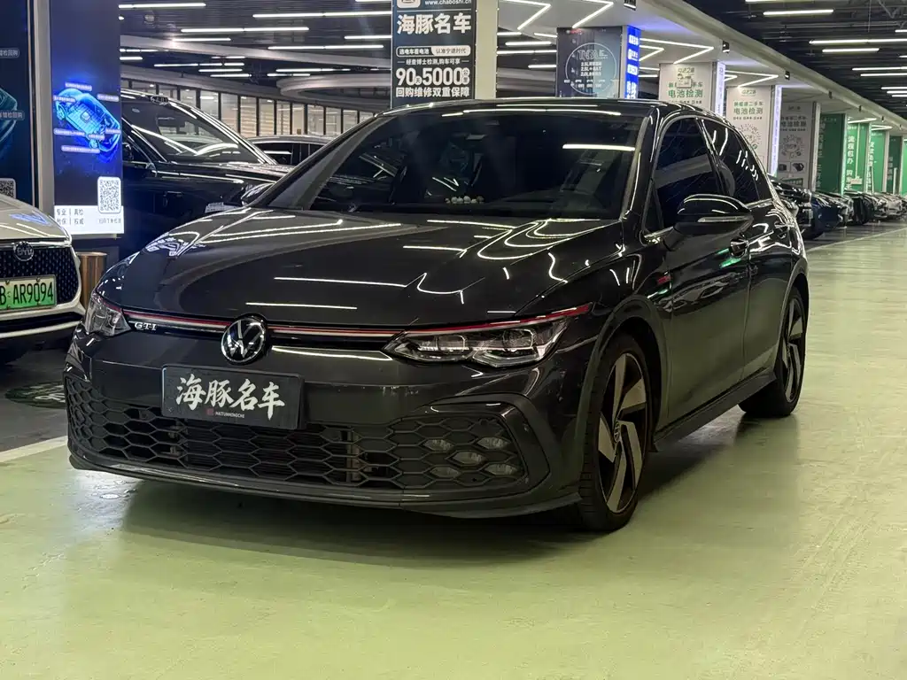 Volkswagen Golf GTI