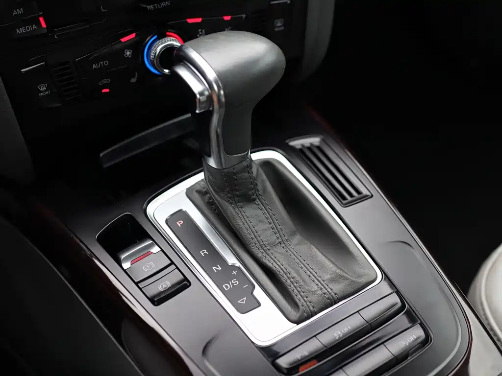 Audi A4L — миниатюра 10