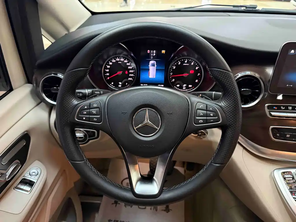 Mercedes-Benz V-Class — миниатюра 15