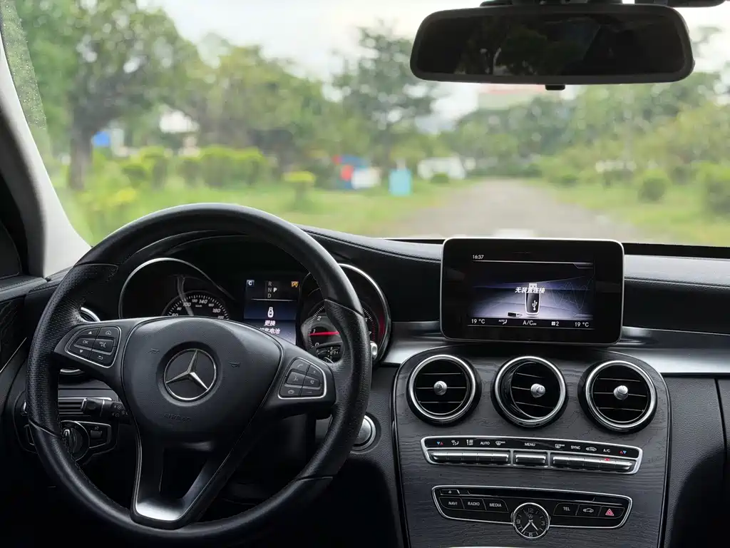 Mercedes-Benz C-Class — миниатюра 14