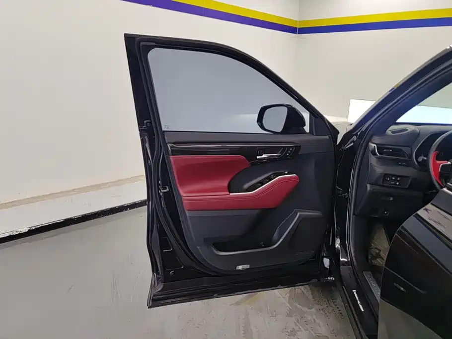 Toyota Crown Kluger — миниатюра 7