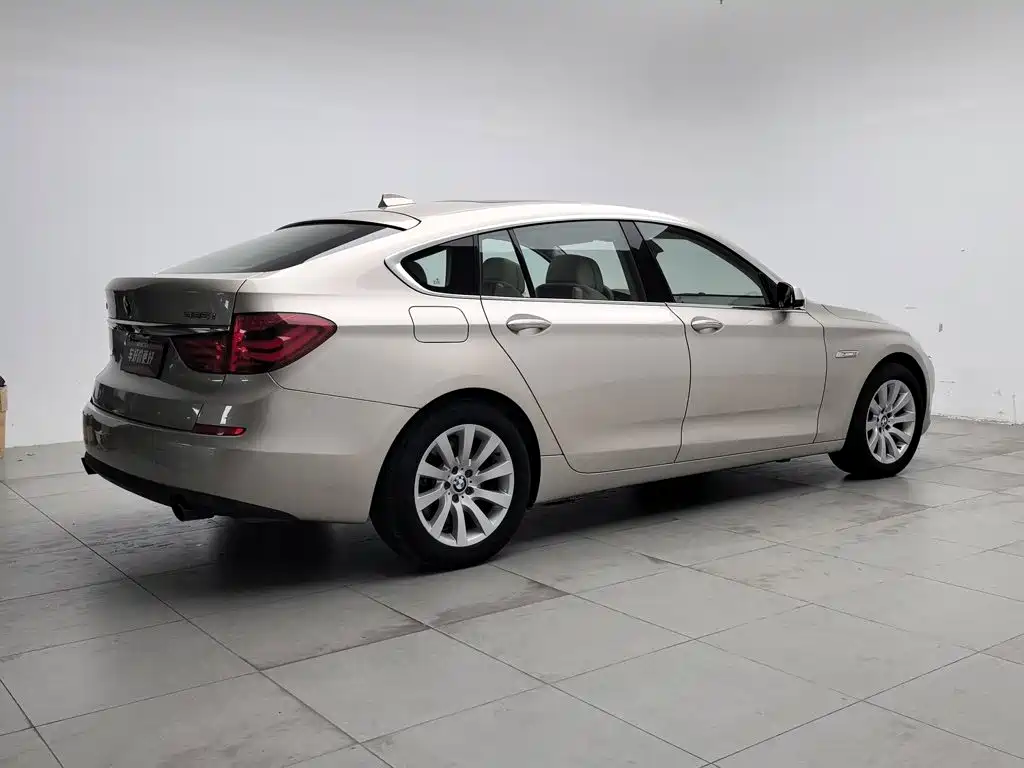 BMW 5 Series GT — миниатюра 2