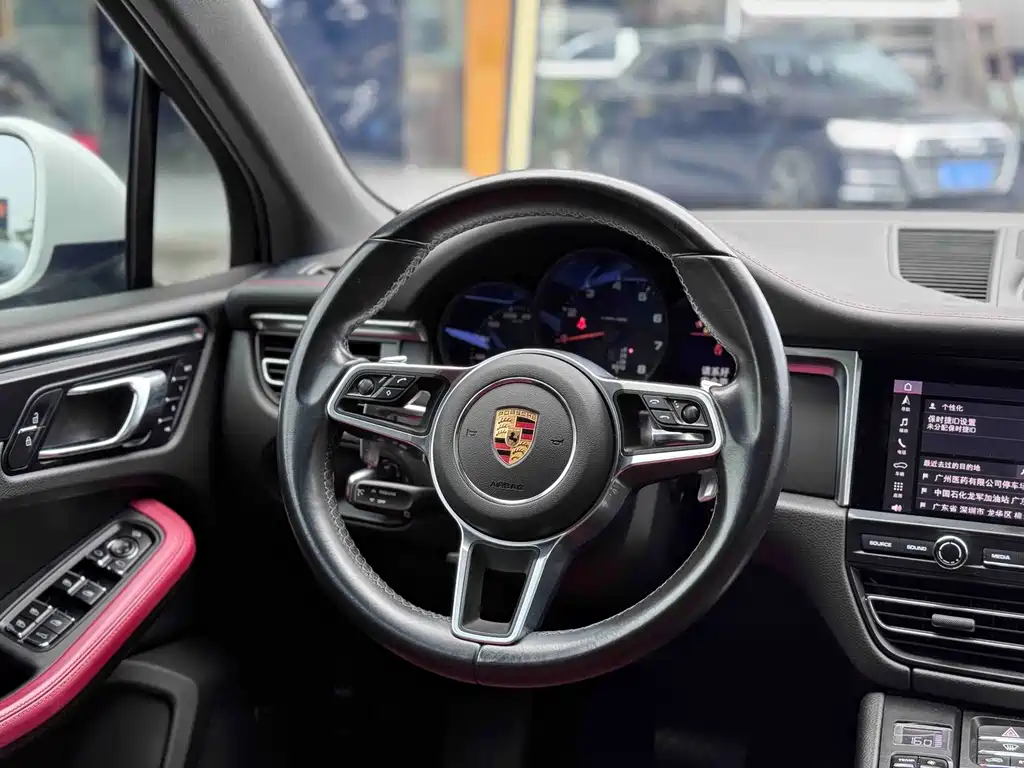 Porsche Macan — миниатюра 6