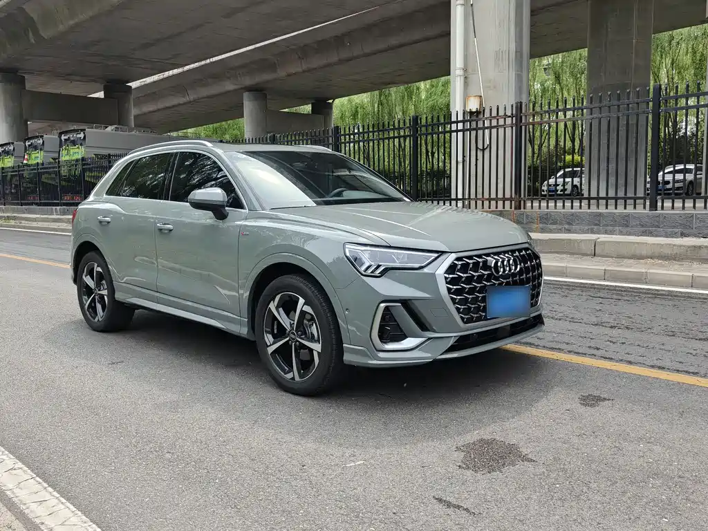 Audi Q3 2025 quattro 45 35TFSI Fashion