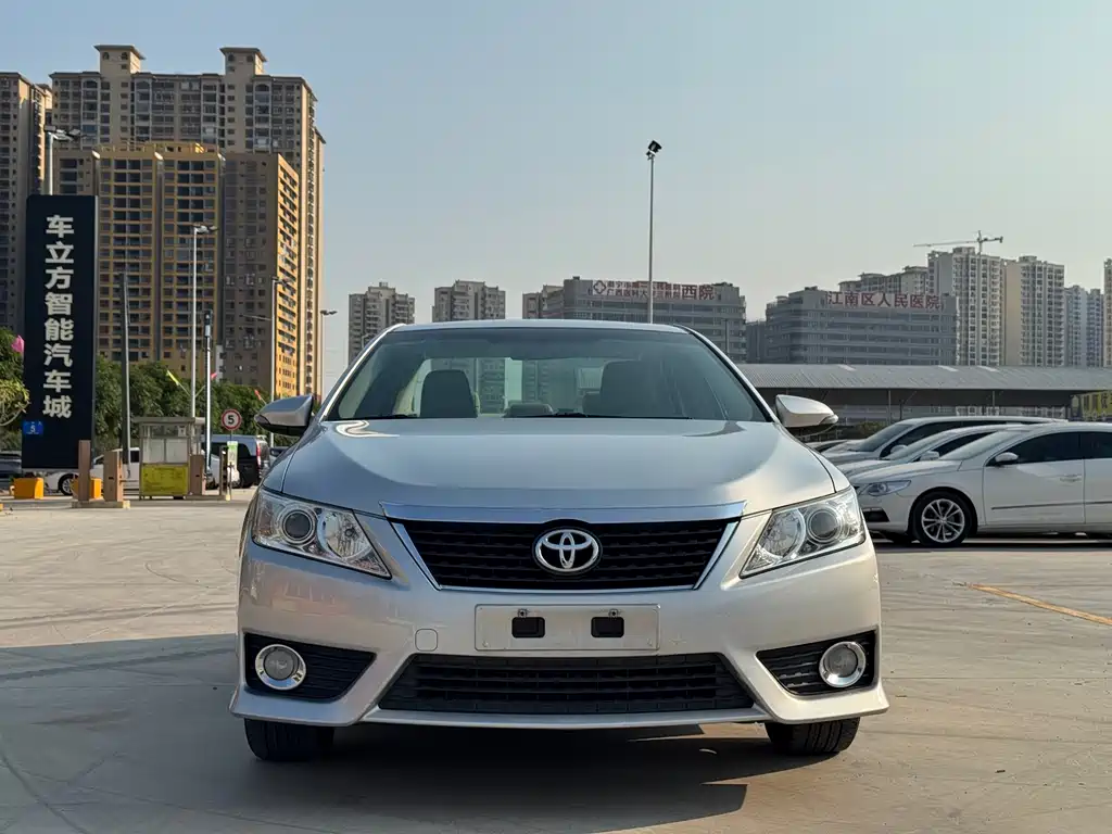 Toyota Camry — миниатюра 2