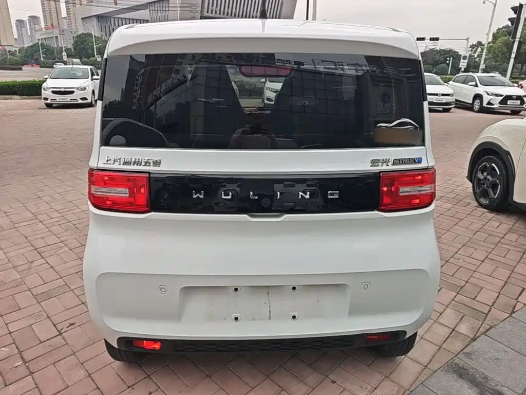 Wuling MINIEV — миниатюра 6