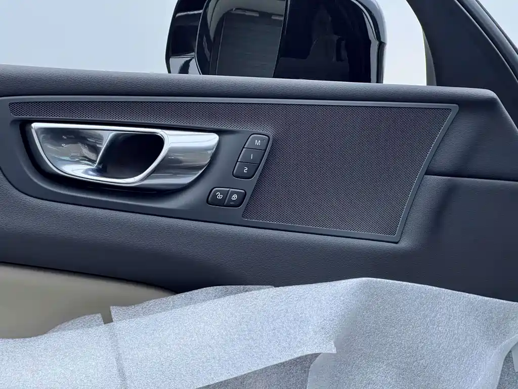 Volvo XC60 — миниатюра 13