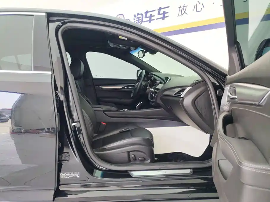 Cadillac CT5 — миниатюра 8