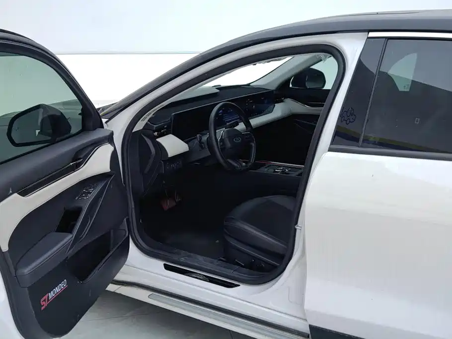 Ford Mondeo — миниатюра 9