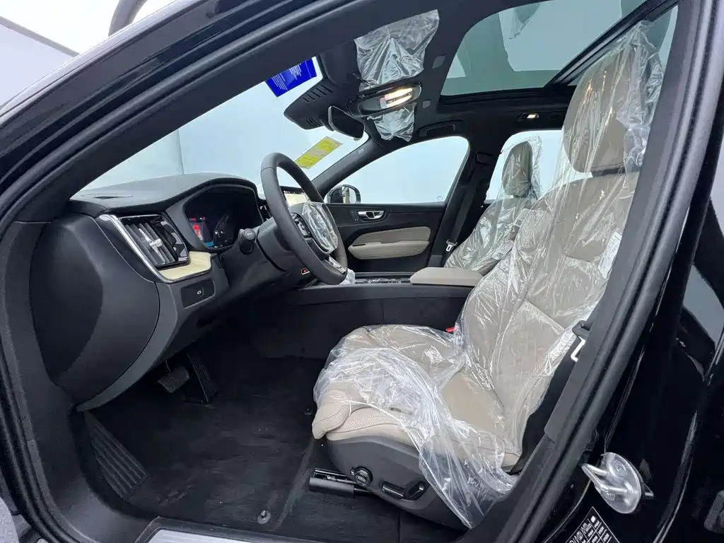 Volvo XC60 — миниатюра 12