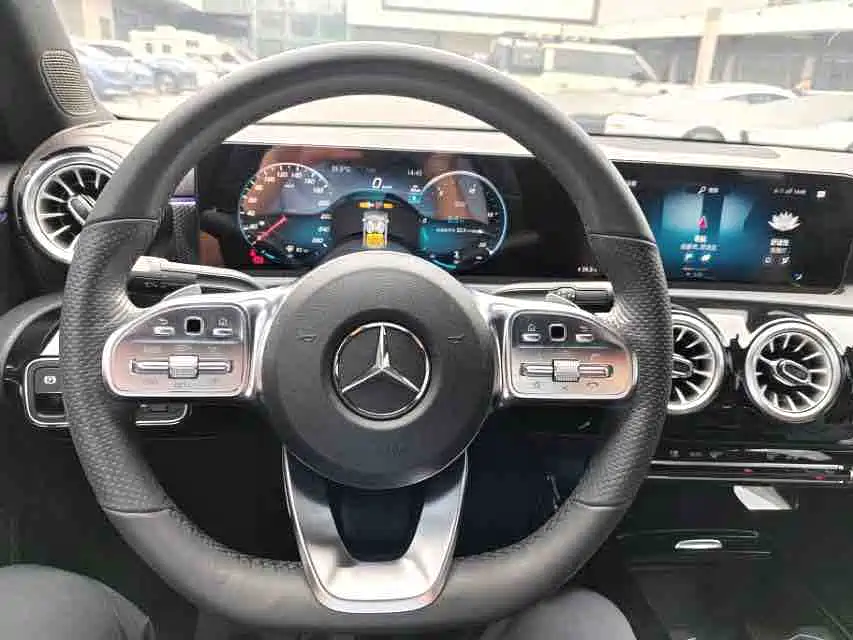 Mercedes-Benz A-Class — миниатюра 6